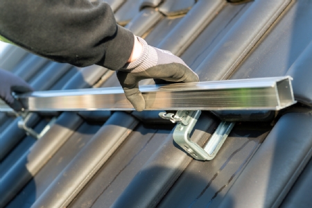 Abel Installatie en Esdec kondigen samenwerking over levering montagesystemen voor zonnepanelen